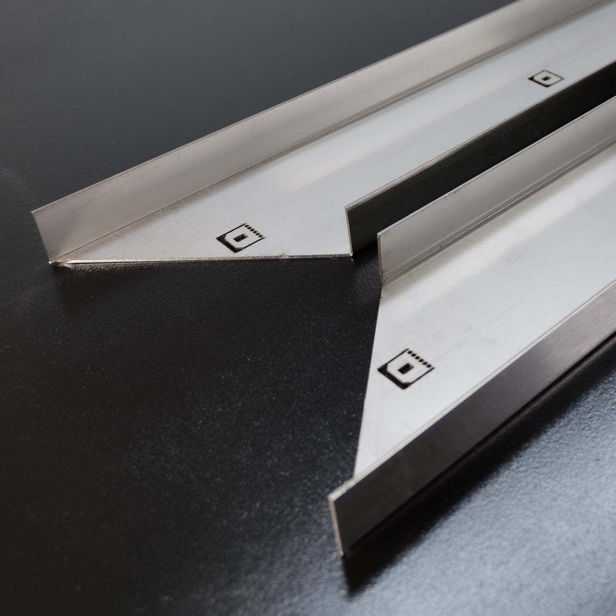 Hide Tile Insert Lineal Drain - Mitred Corner Kit