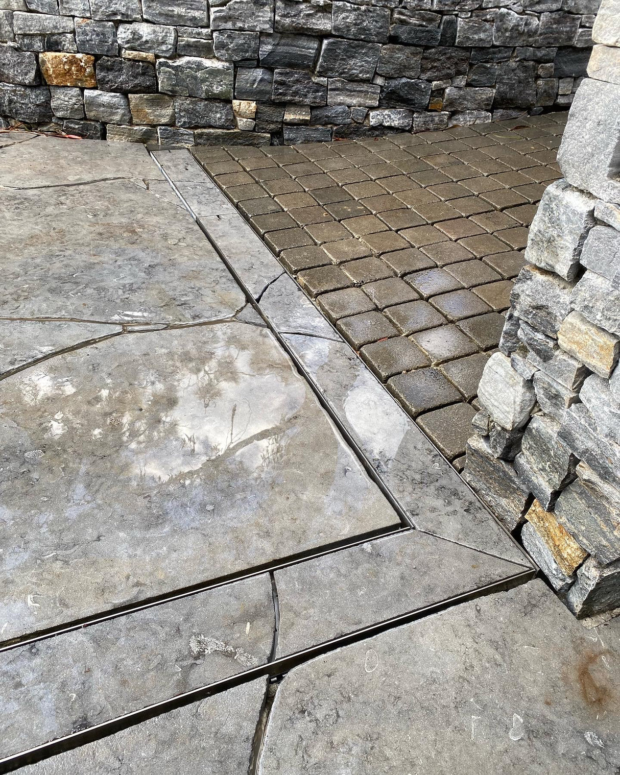 Hide Tile Insert Lineal Drain - Mitred Corner Kit