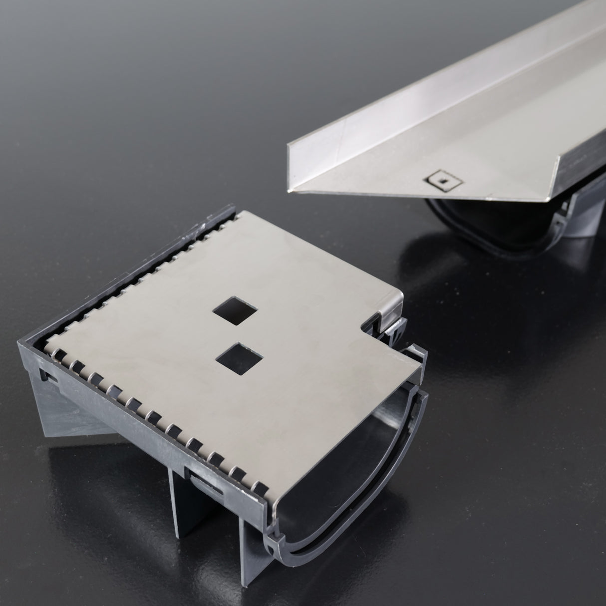 Hide Tile Insert Lineal Drain - Mitred Corner Kit