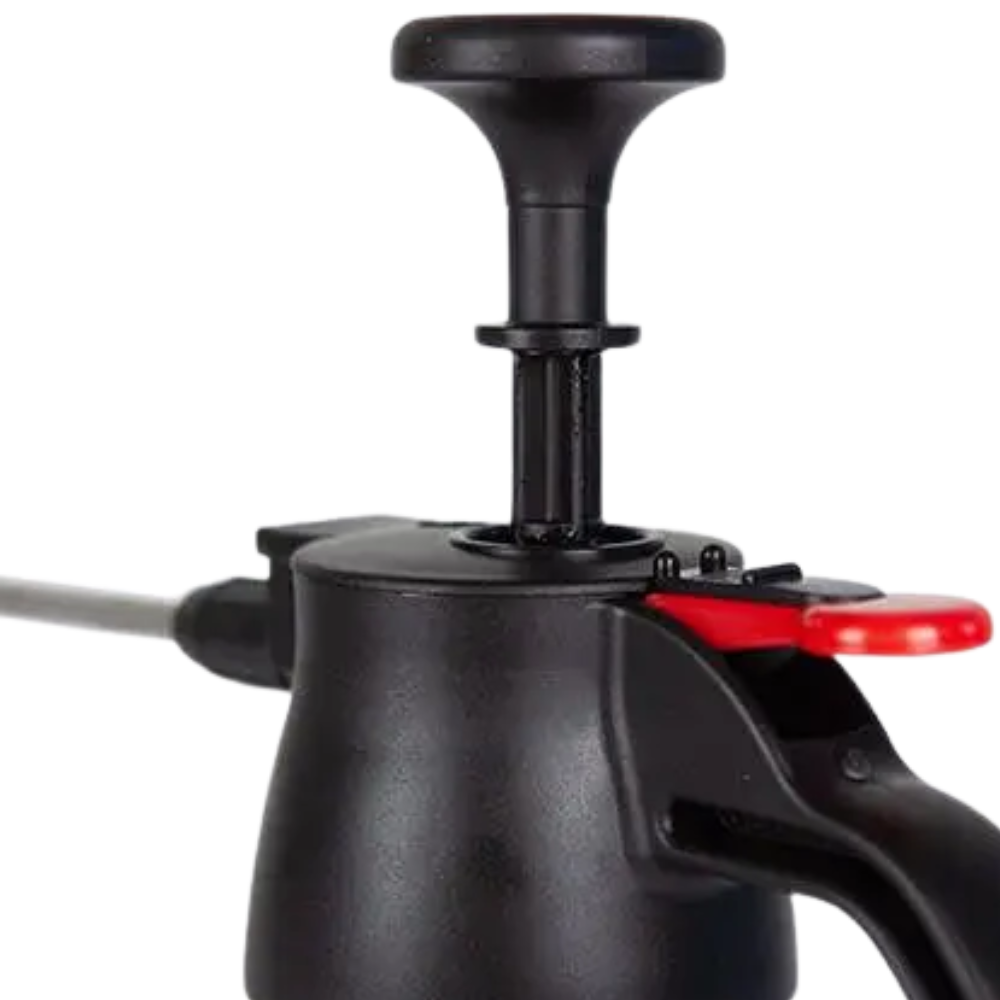 Solo 2 Litre Manual Garden Pressure Sprayer