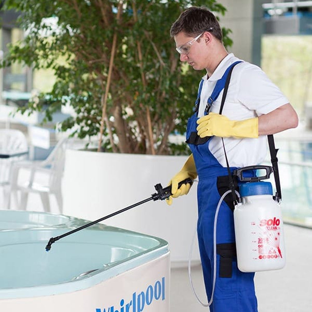 Solo Cleanline 5 Litre Alkaline Manual Pressure Sprayer